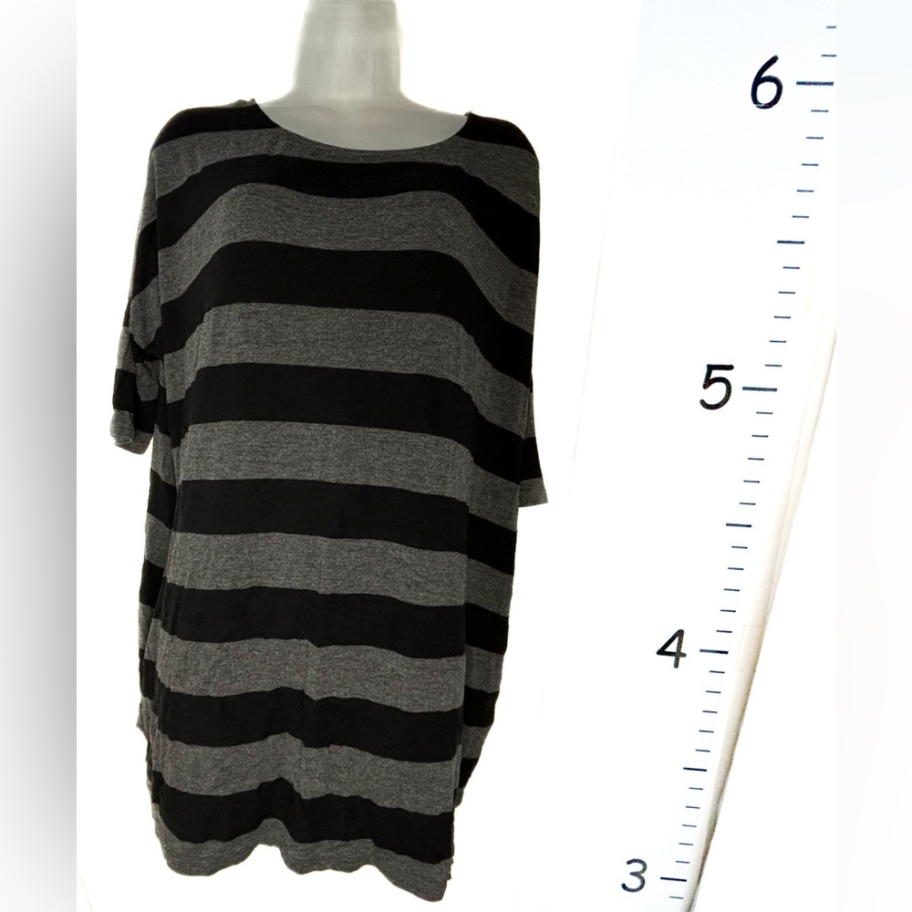 Zenana Premium Black & Gray Striped Sweater Small